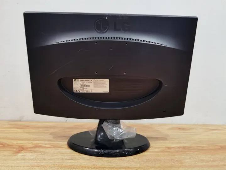 السلام عليكم شاشة للبيع المواصفات جوه السعر 75
GENERAL
_ Display diagonal : 47 cm (18.5")
_ Panel Type : TN
_ Display brightness (typical) : 300 cd/m²
_ Display resolution : 1360 x 768 pixels
_ Native aspect ratio : 16:9
_ Response time : 5 ms
_ Aspect ratio : 16:9
_ Contrast ratio (typical) : 1000:1
_ Contrast ratio (dynamic) : 30000:1
_ Viewing angle, horizontal : 170°
_ Viewing angle, vertical : 160°
_ Pixel pitch : 0.30 x 0.30 mm
_ RGB colour space : sRGB

➡️ CONNECTIVITY
_ VGA


**إذا كنت صاحب هذا الإعلان وتريد حذفه لأي سبب، رجاءا أرسل رسالة إلى الدعم الفني**