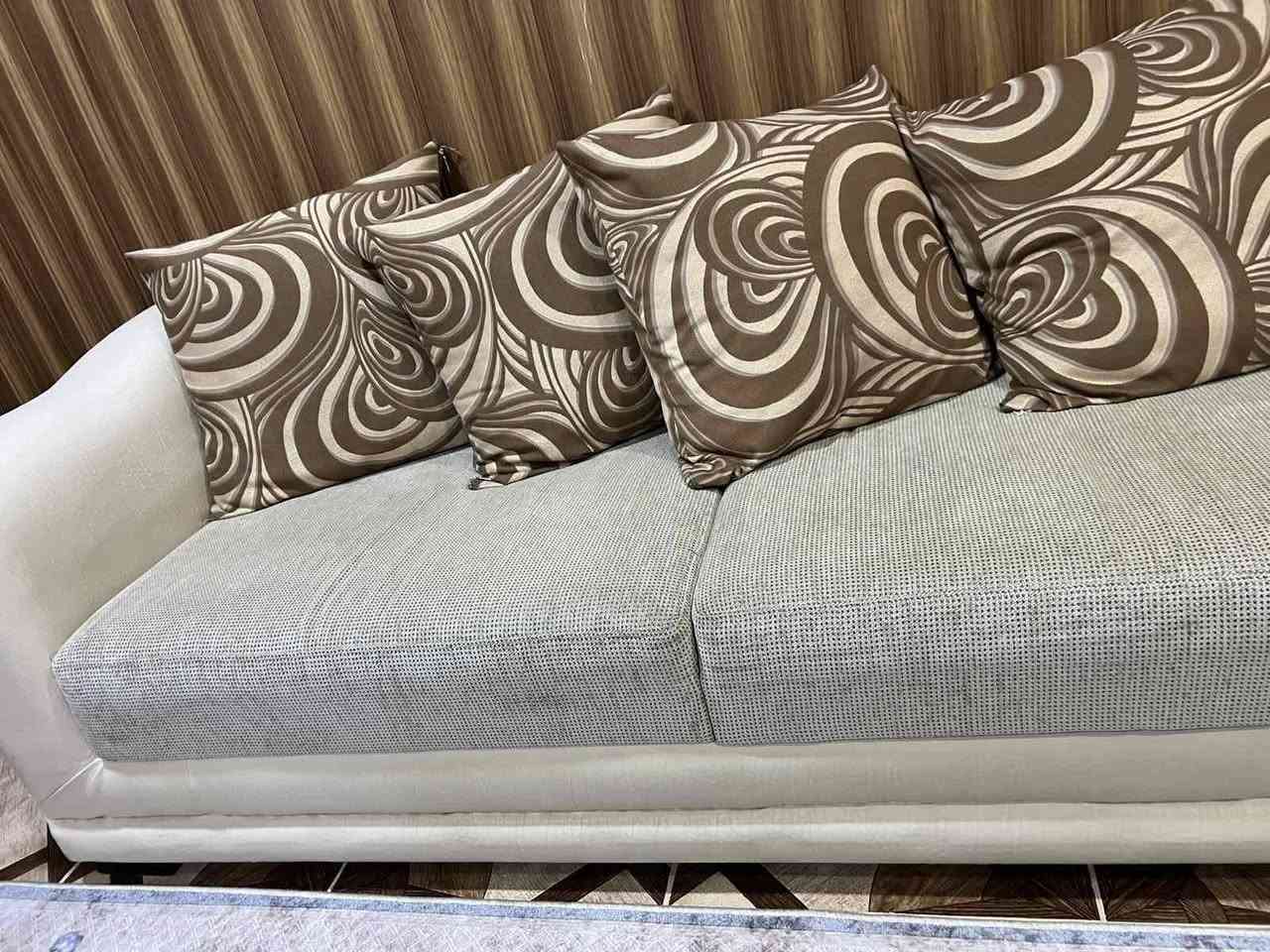 سڵاو ئەم تاقمە قەنەفەیە تورکی یە بۆفرۆشتن  لەسلیمانی یە تووەسپی یە کامل بەس مێزۆتەپەڵکەکەی دروستکراوی سلیمانی یە سعری 400000 السليمانية, العراق


**إذا كنت صاحب هذا الإعلان وتريد حذفه لأي سبب، رجاءا أرسل رسالة إلى الدعم الفني**