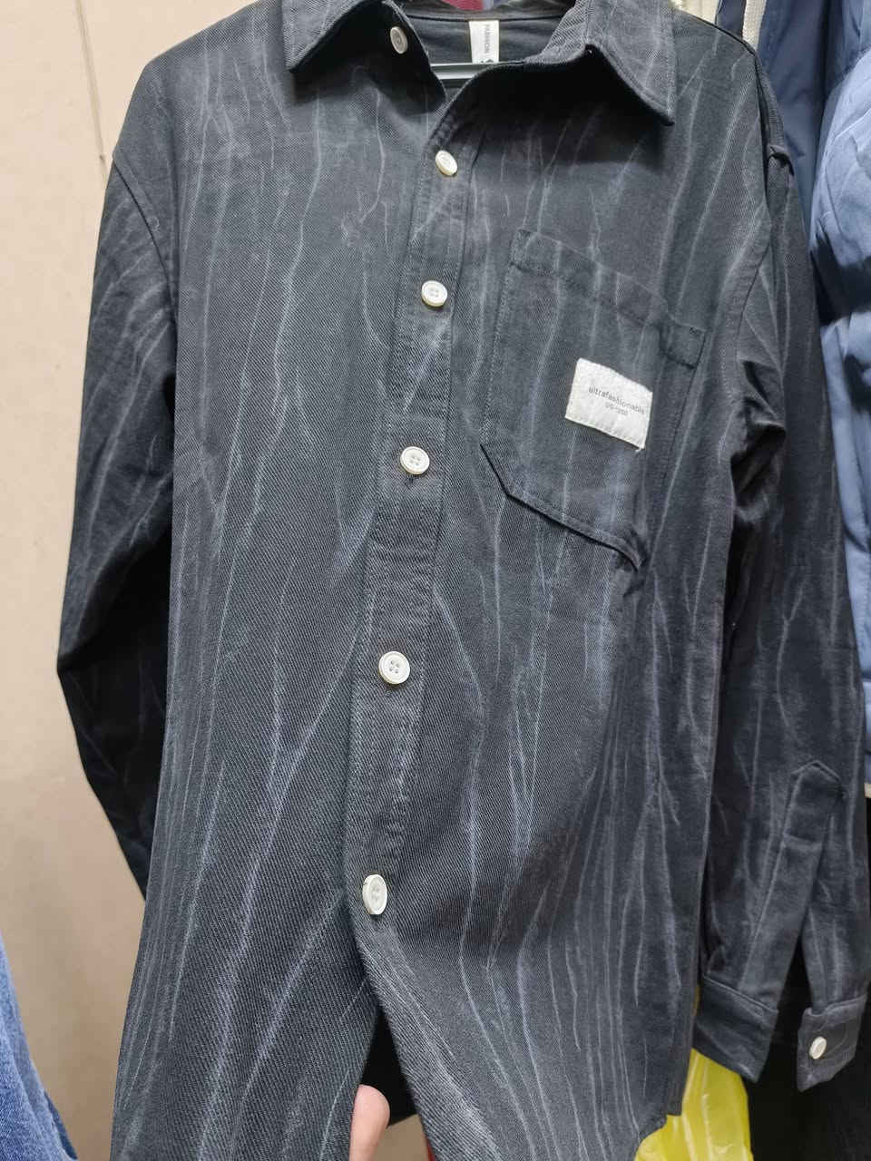 شلعه ملابس 

هوديات تشيرات قمصان

القطعه على عشره

حي بتول ***********
