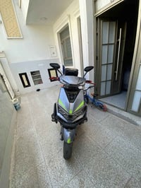 سلامً عليكم دراجة شحن.  دراجة.  تخبل. جديدة صارلها. شهر من من منزلها د...