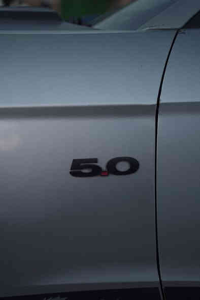 موستنك 2013 كشف نظيفة كلش سعرها 105 وبيها مجال كلش بسيط ومستعجل ع البيع 
مواصفات عادية عده الدشبول بريميوم 7 الوان 
حادثها جاملغ وبنيد 
بيها صبغ جاملغ والبنيد مبدل ونص باب الراكب كلير 
كير مكينه اكسل مكفول
تبريد ثلج 
كشفها نظيف وشغال 100% 
ماشية 91 الف 
الاضافات :
بنيد شيلبي كاربون 
لحية RTR
دوسات RTR 
سبويلر CS
دفيوزر RTR دبل 
ويل فورجيد 20 اصلي 
عدسات جديدة بعدها بالضمان باقيله 10 اشهر
كيجات بريميوم 
دوشمة جديدة جلد وشامواه
رقم اربيل شبه مميز شرط التحويل 
السيارة بالحقيقة هواي احلى ونصبتها كلش راقية 
مكاني بغداد حي الاعلام 
رقمي ***********
