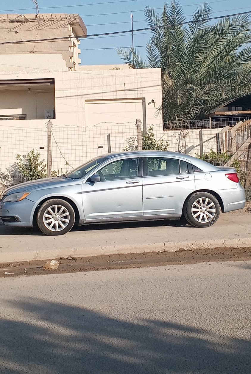 السلام عليكم سياره c200 للبيع السياره نضيفه كير ومكينه مكفوله رقم اسياره بابل ضربته الايت الايمن رقم السياره بابل سعر السيارة 80$ورقه وبيها مجال للتواصل والاستفسار ***********
