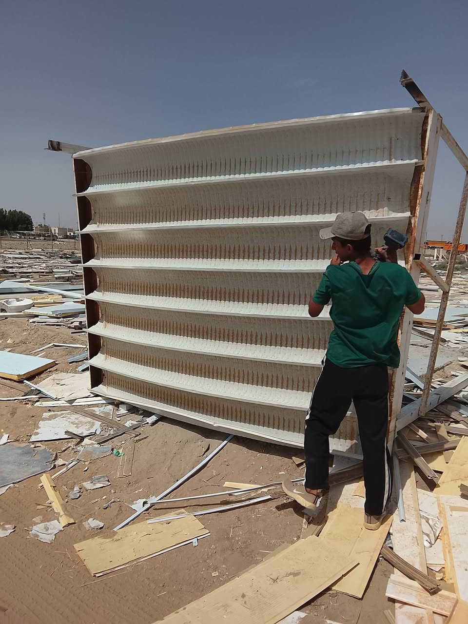 سقايف للبيع مكان ناصريه طريق السفينه ***********
