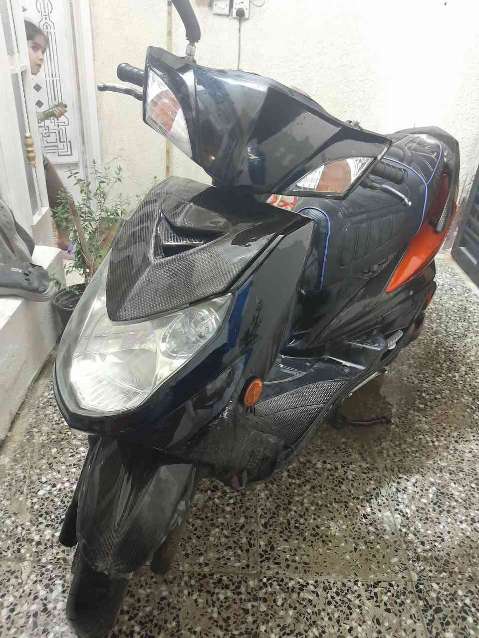 السلام عليكم ورحمة الله وبركاته عدي دراجه سكنس نضيفه كلش تجي شوف وتأخذ سعر 900بيه مجال الهاتف *********** المكان بغداد الجديدة
