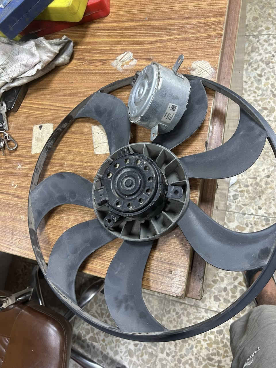 ماطور ابيض ماطور اسود دبلات خلفيه 3600 كله جديد اصلي ماطور ابيض 110 ماطور اسود مع الريشه 110 دبلات 100 والي يريدهن شلع قفل 300 مكاني وزيريه ***********
