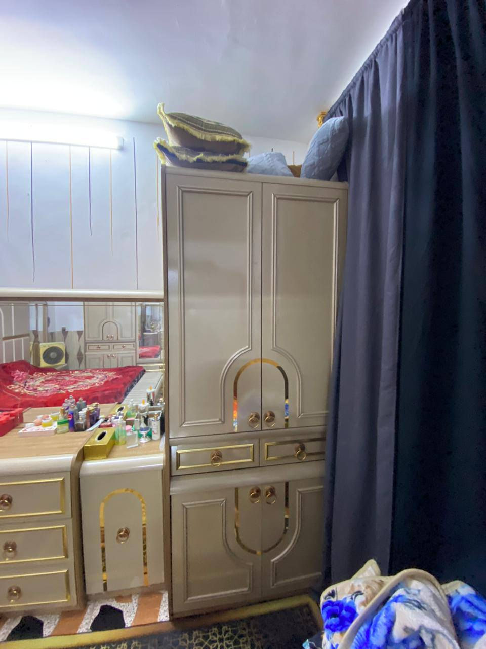 سلام عليكم  عدي غرفه اخشاب تركي للبيع حديث مكونه من 9قطع صار شهر مشتريهه صارت عليه ب 3 ملايين ونص 
الي يطي بيهه سعر زين ابيع حته اذا قصد بس يطي مقدمه زينه  ممتواجد فيس بس واتساب  ***********)***********
