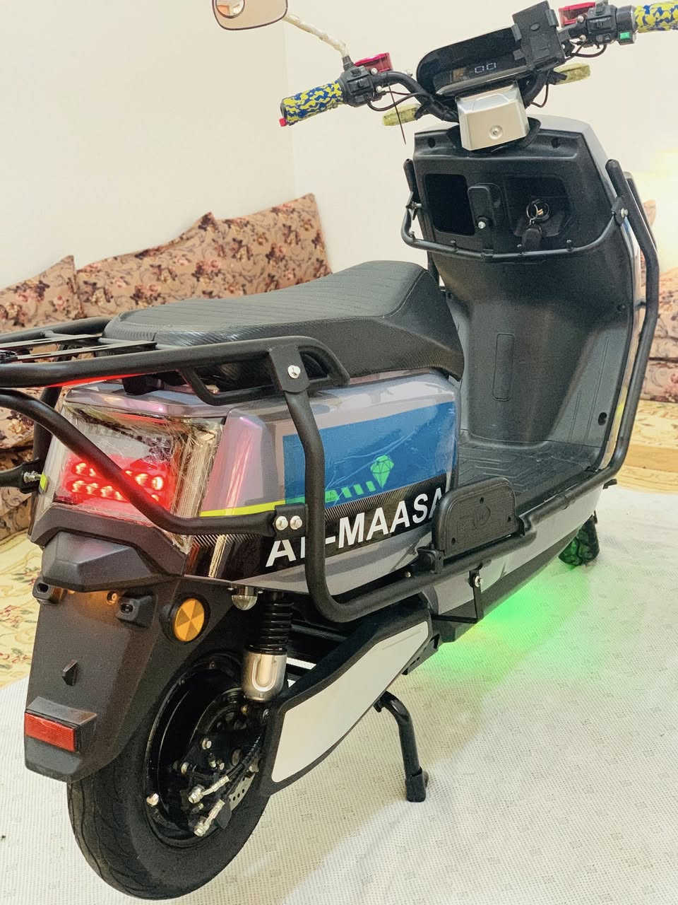 سلام عليكم ماطور شحن للبيع نوع دبدوب من شركة الماسة فول مواصفات موديل ((2025)) بعدة جديد بطاريات كلهن على الفحص شرط الفحص لون مميز جدا كهربائيات كلها شغالة هورن دبل اشاير لايت زنون عالي ناصي نشرات مرايات إشارة يمنة يسرة الماطور شخط ما بي تايرات جدد أربع سرع سبورت 6 بطاريات بي نظام البك R يعني يرجع ليورة الماطور كلش جديد مستعمل شي قليل جدااا السعر 625 فقط وبي مجال للطيبين وللشراي المكان الأنبار الرمادي /الرقم *********** تحياتي للجميع
