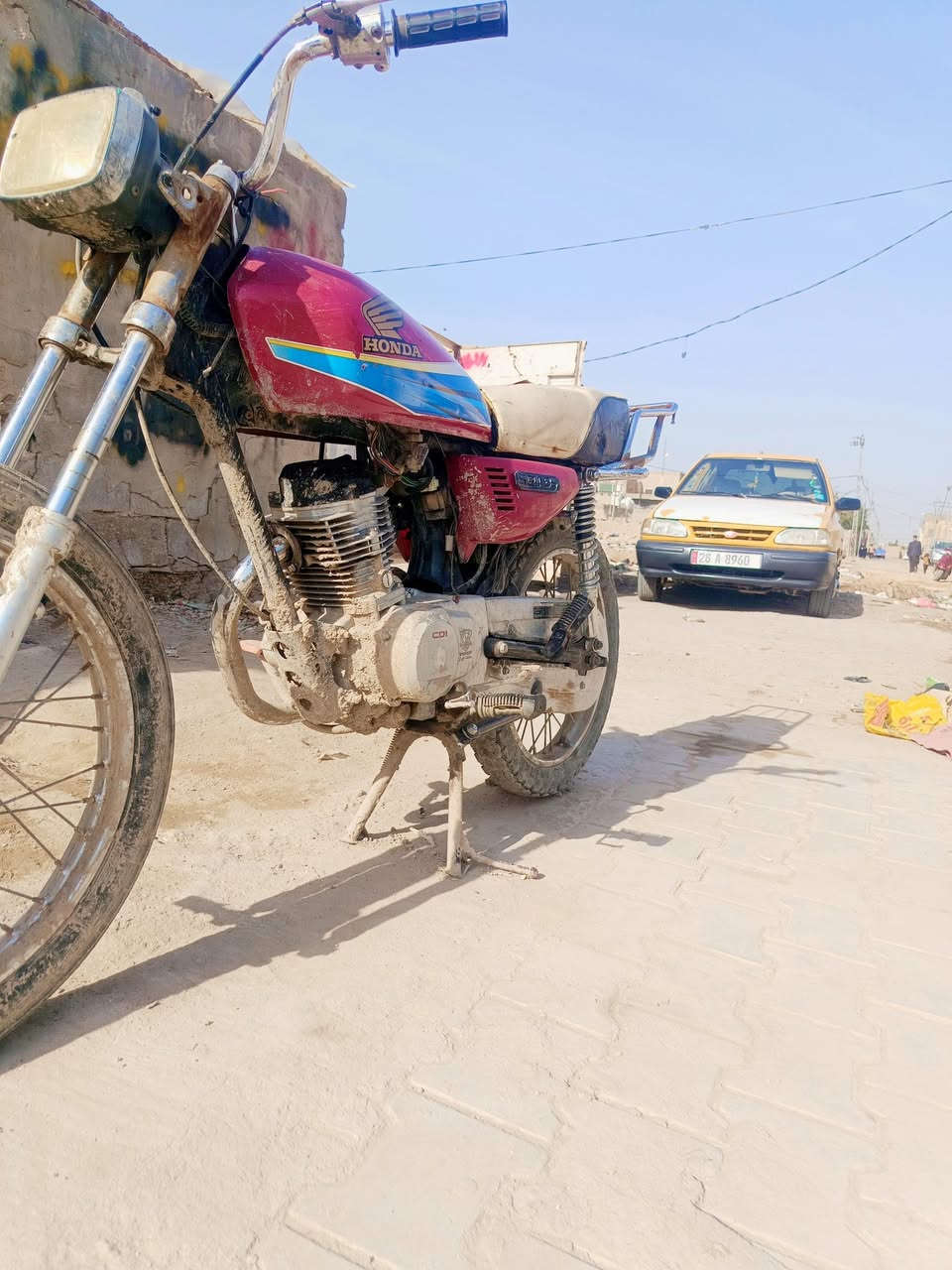 سلام عليكم اخوان دراجة للبيع كلك مكفوله عن سرقه 
سعر 350 وبيها مجال مكان دراجة لديوانيه حي لعسكري 
شارع 30 رقم لهاتف ‏‪***********‬‏
