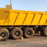 مقطورة للبيع طول٧و٣٠ الارتفاع ١٤٠تخم تاير العنوان السياحي الرقم 077089...