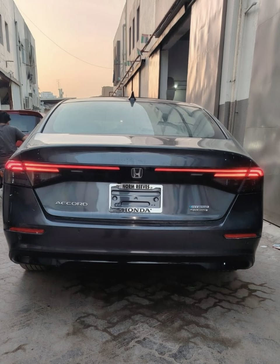 السلام عليكم 
هوندا اكورد هايبريد 2024
تورنك فول موصفات 
محرك 2.0 هايبرد
ماشيه 11 الف
ضرر السياره باب ورا السايق 
جاملغ امامي بارد 
السياره  مصلحه جاهزه موجوده بالامارات بدبي 
ترهم كتاب شهداء 
***********
