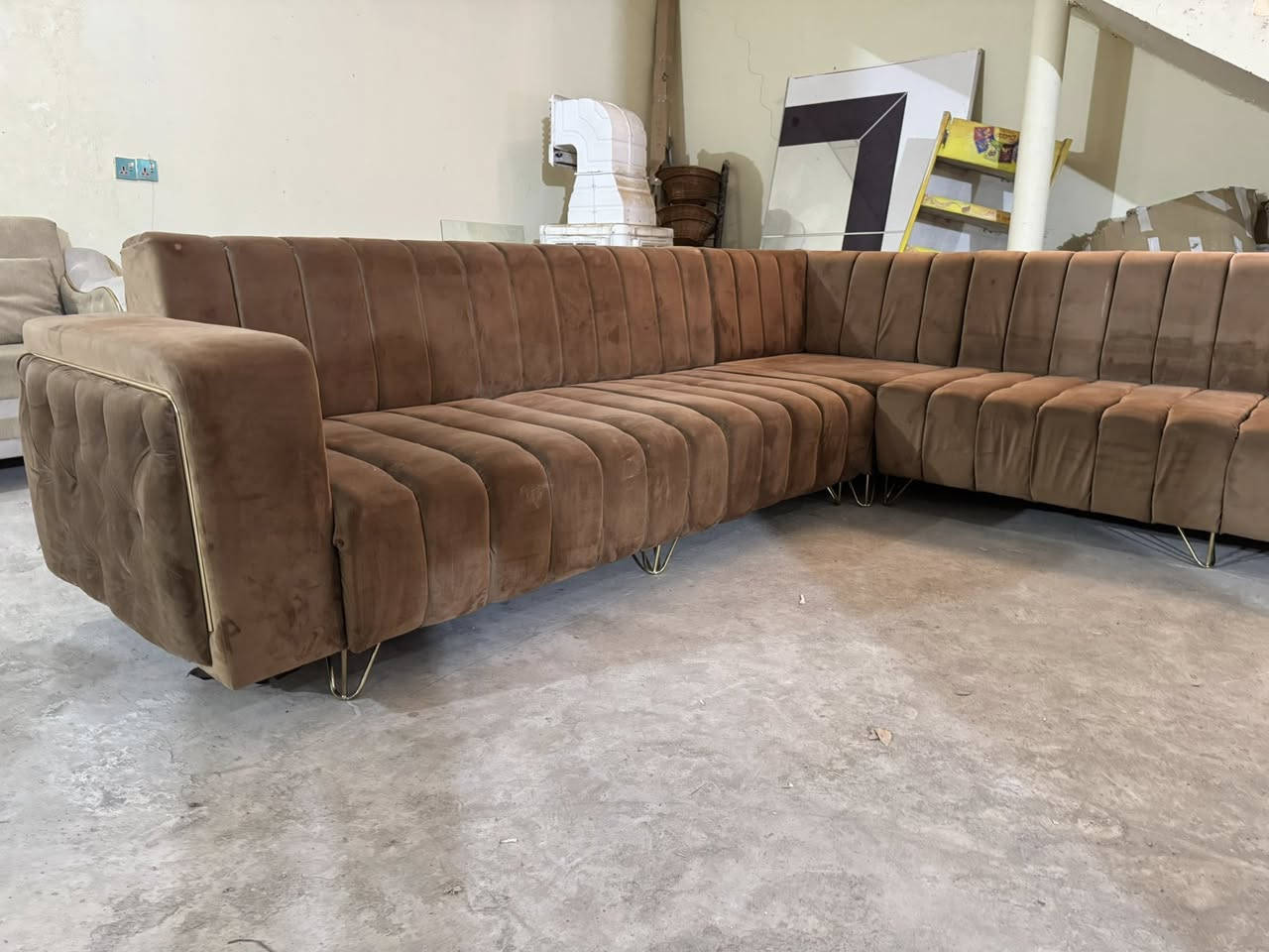 قه نه فه ي ئيل (10) نه فريه شتيكي زور تايبت شتيكي
زور زور جوان بي عيب هيج كيشي نيه نأو نيشان كه لآر 
ناو مزاد خانه كونه كه پشت مكتب ليلا قاسم 
(پيشانكاي هاوكار زه نكنه) هه ر به ريزيك ويستي تليفون
به كات به م ژماريه توش جيت هه يه بوم به نيره 
(***********)
