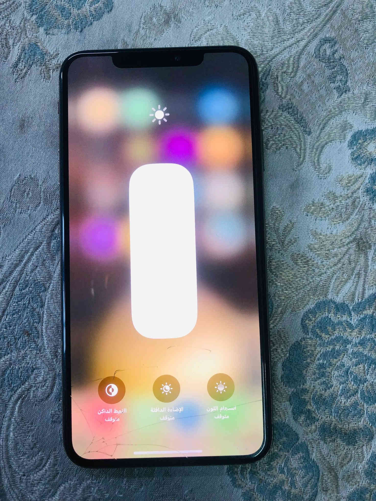ايفون xs max
الذاكرة 64 
بطارية 100 
دبل سيم مو تك شريحتين
الجهاز شغال شرط بدون خلل مبدل بطارية فيس ايدي واكف شاشة اصلية فقط هاذا الفطر موضح بل صور السعر 125 شراي راسلني او اتصل ***********
