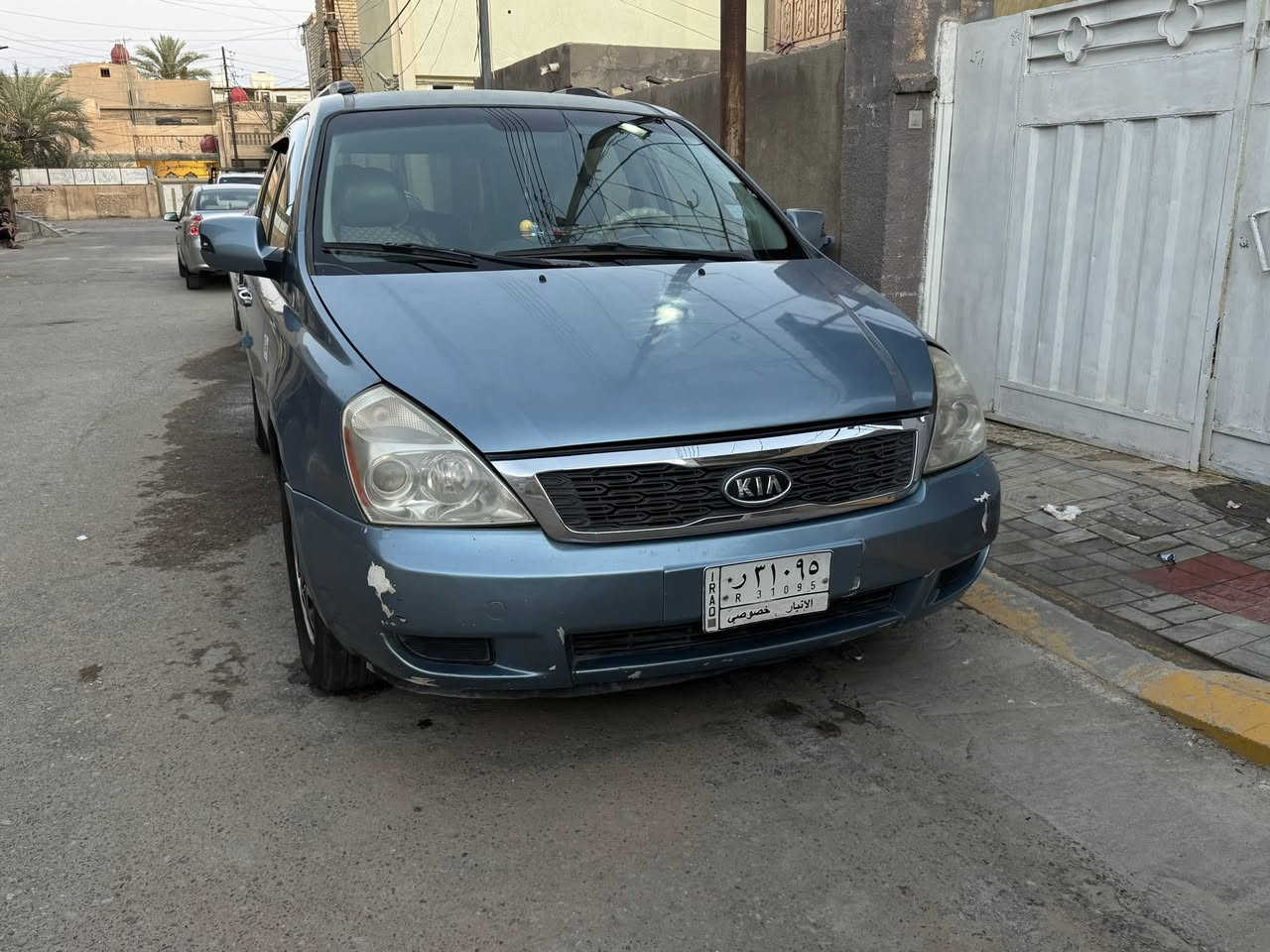 سيدونا موديل 12 
كير محرك تبريد حداديه تخم تاير رقم انبار شرط التحويل سنويه 28 وارد كندي البدي شوف العين 
السعر 145 وبيه مجال رقم الهاتف ***********
للبيع او مراوس بستاركس من 8لل10 مفتوح والمراوس حسب القناعه
