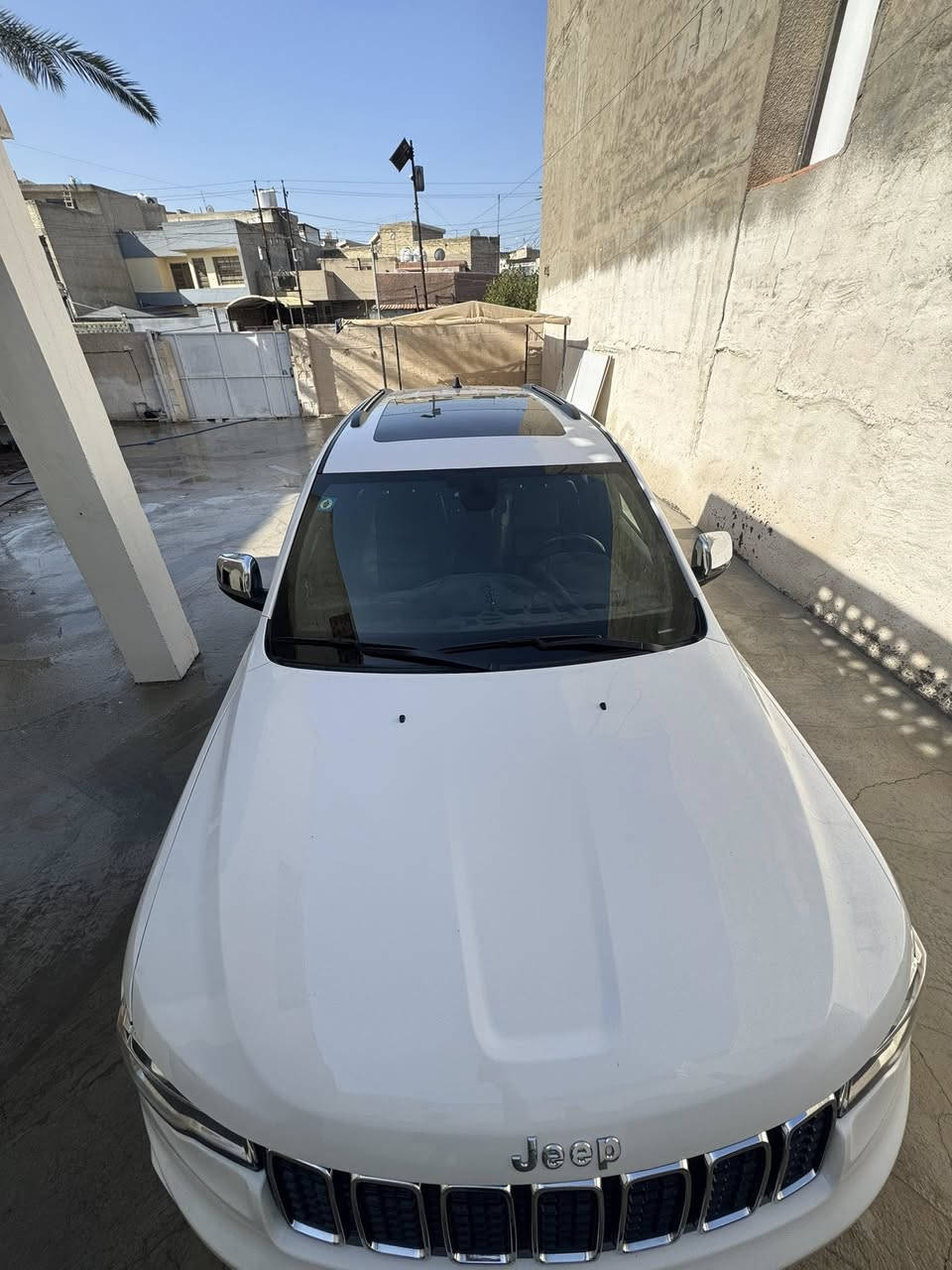 السلام عليكم
جيب شيروكي فئه لمتد فول

موديل 2022 رقم بغداد 

دفع رباعي 4x4 

حادث بسيط بارد بالبنيد 

وتبديل دعاميه الاماميه بدون تفرعات صورة الحادث مرفقه بالمنشور

مواصفات فول :

- بانوراما

- بصمه تشغيل وابواب وصندوق

- حساسات خلفية

- كاميرا خلفية

- مرايا متحسسه للضوء

- ⁠مرايا وسطيه اوتو تعتيم ذاتي

- تشغيل عن بعد

- هيتر بالمري

- اشاير بالمري

- حساس بالمري

- شاشة كاربلي كبيرة

- كشنات جلد

- جنطة كهرباء

- ⁠ذاكرة لحفظ المقاعد الامامية

- المقاعد الامامية تدفئة

- نقطة عمياء

- تدفئة ستيرن

- مانع انزلاق

- ماوس مع وضعيات القياده المختلفه للجبال والطرق الوعره والرمال والثلوج

- بريك خلفي اوتو

- نظام تحديد المسار

- نظام تشغيل واطفاء ذاتي لتقليل الوقود

- ⁠نظام سبورت

- ⁠تبريد قطعتين

- ⁠اطار قياس 18

- ⁠محدد سرعه

ممشه امريكا 5608mi

حالياً 22636 mi

هاتف📞 :‭0771 578 6055
