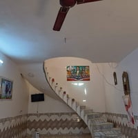 دار للبيع حي الكوفة قرب المعارض سيارات قريب على طابو يبعد عن مال الطاب...