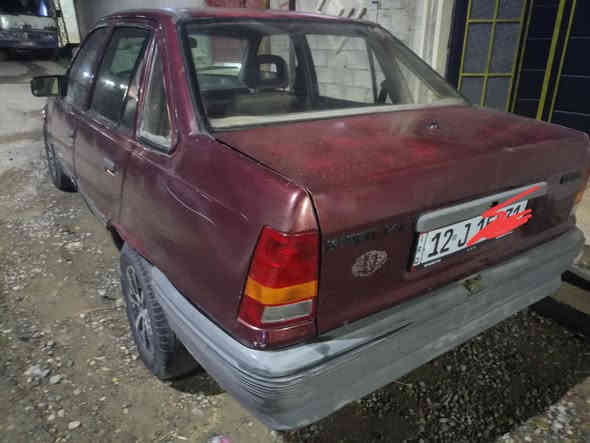 السلام عليكم كاديت صندوك محرك14 للبيع موديل 1990كابون بانزين ورقي محرك كير شرط كهربائيات شغاله مابيهاصبغ بيها خياس دواسات ودوائر رقم انكليزي مسطره هزه صار اسبوع بسمي وكاله وتحويل السعر 25 اقصاد مابيع ***********
