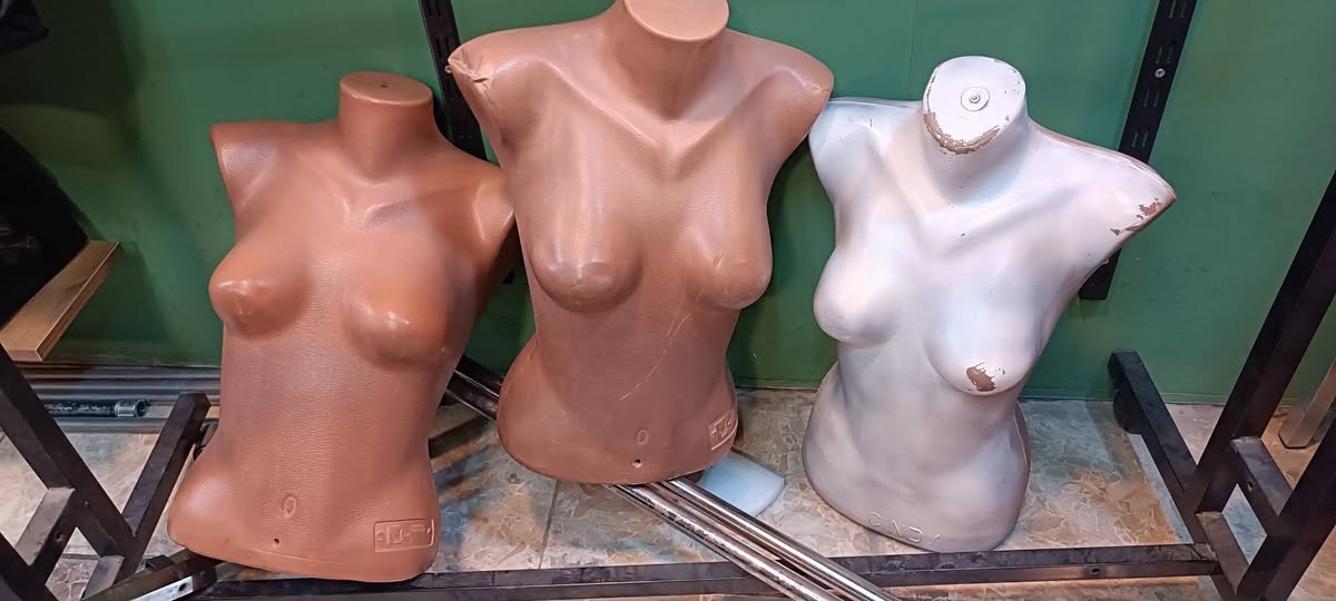 سڵاوی خواتان لێبێت
نزیکی ٣٥ بوک دانەی ٢ هەزار 
نزیکی ٢٠٠ عەلاگە ٦ بە هەزار


**إذا كنت صاحب هذا الإعلان وتريد حذفه لأي سبب، رجاءا أرسل رسالة إلى الدعم الفني**