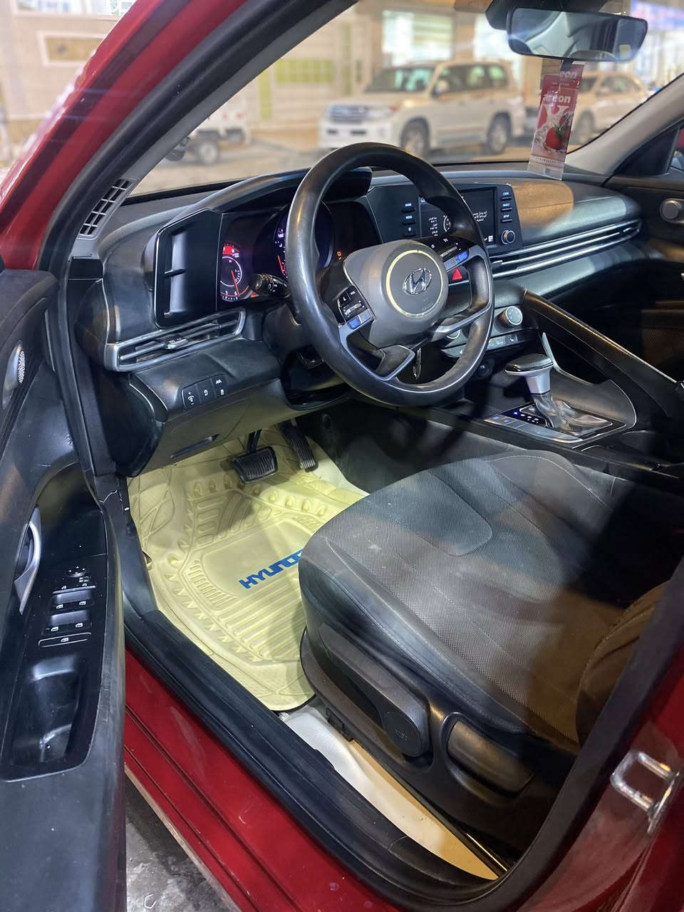 السلام عليكم انترة موديل 2021 معوقين  حادثهة بنيد مبدل وجاملق امامي مبدل  السعر ١٣٥وبيهة مجال ل شراي العنوان الناصرية مركز/////***********///
