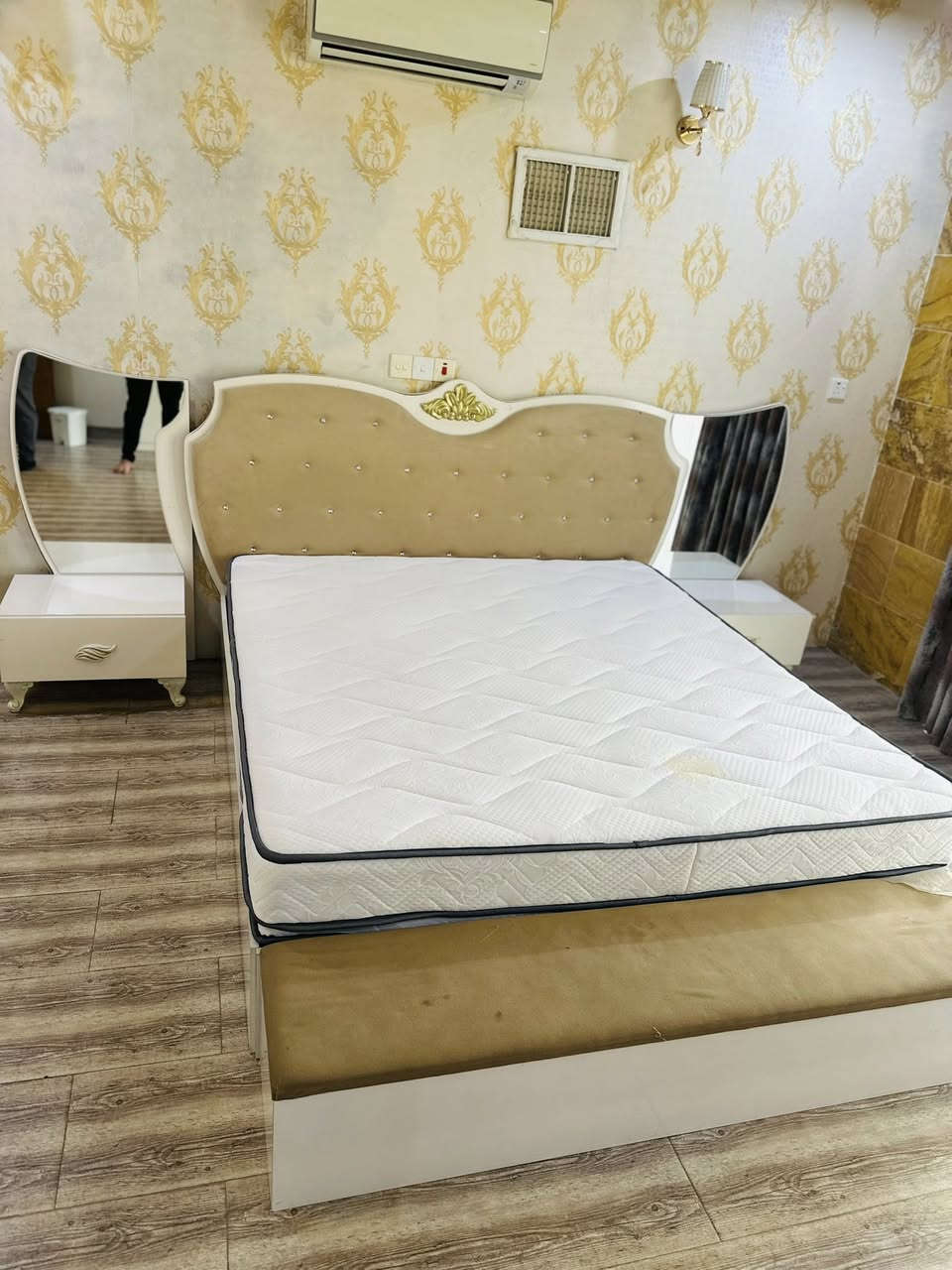 للبيع بسعر مناسب

واتساب ***********
