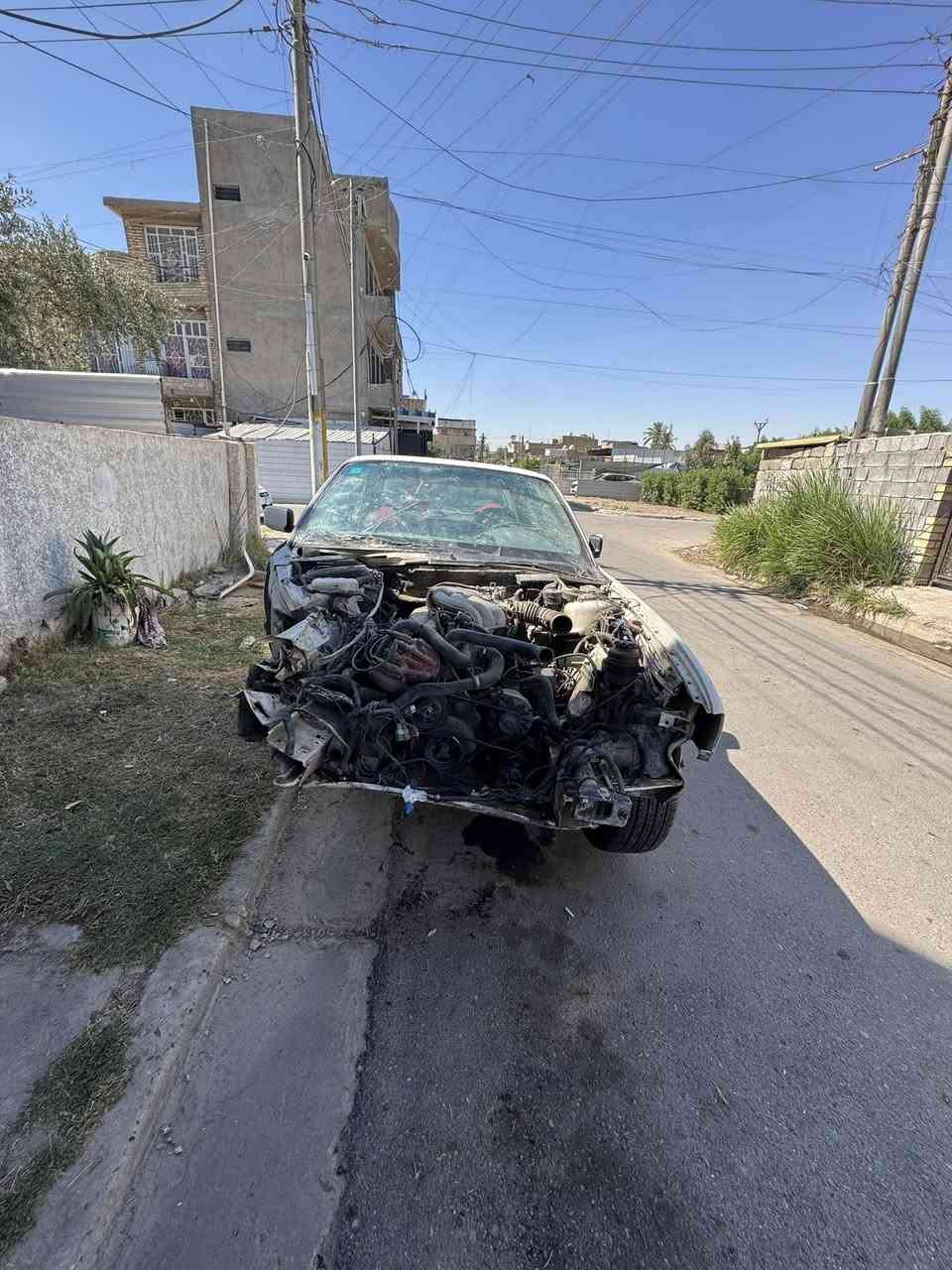 السلام عليكم دفع الله ماكان اعظم
عندي bmw525 مكينه مفتوح سويت بيها حادث دعمت تيل مثل ماموضح بل صور جاملغ وشاصي صفحه يمنه وتاير خلفي نعوجت بي طوبه 
صندوق 
جاملغات خلفيه 
بوب السيار 
نظيفات 
قماره صار بيها طعجه بسبب كيبل وكع عليها 
قماره بدون صبغ 
سياره مصبوغه حزام 
سياره مكينتها نظيفه بس بيها كيس مال مكينه نفطر من نضرب بل رصيف 
داخل سياره كله نظيف وشغال عندي بس دشبول من صفحه حادث ندفع شويه لان جامه اماميه نكسرت 
تايرات بس واحد نظيف 100‎%‎ بقيه بيهن كسور وعندي واحد تفلش 
جامه اماميه متفلشه 
جامات 4 كهربات وسنتر لوك شغال 
غراضها موجوده وموضحه بل صوره
اريدها 28 وبيها مجال 
***********عبدالله
