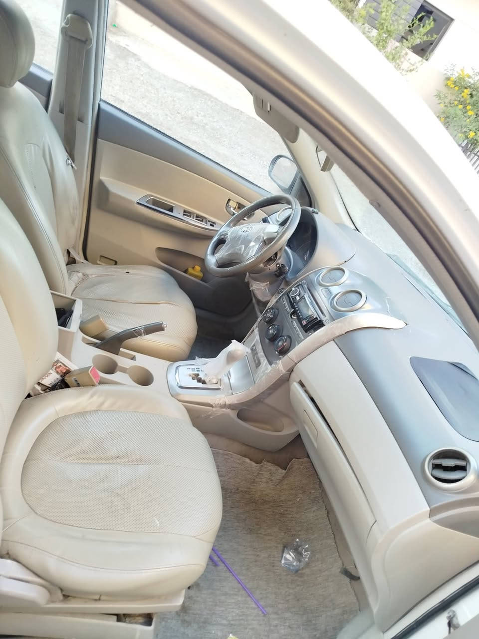 Byd g3 ٢٠١٣
گیر ومەکینەی کرولا خراوەتە سەر بەشەرت حاسیبە وسەنەوی 4جام کارەبای ئاوینە ئیشارەت گەرمی مەزبوتە سلایت پیشی رونی گیری ومەکینەی تازە گوراوە ٣٠٠.بو٤٠٠هەزاێ خراوەتە سەر سەدرەکەی ٣٠ومەجالی برایانە دەربەنیخان ***********
