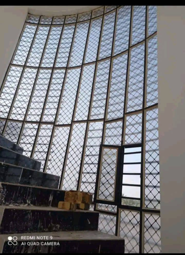 كافة الاعمال حدادة والسندويج وجنكو وكيسبان شغل درجة اولى وبي ضمان قسط ونقد حاضر اتصل على ***********بي واتساب
