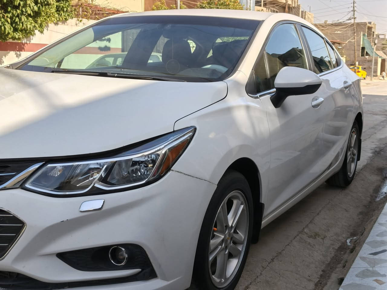 كروز للبيع موديل 2017سياره موصفات شاشه كامره بيها قطعتين صبخ جاملخ وبونيد بيها 3قطع صبخ صغار شاصي ببها طرف واحد شبر مكينه كير بشرط لاصرف لابخار سنويه لحد 2029رقم جديد رقمها اربيل سياره جاهزه من طخم صدر كله جديد سياره احله من اصوره سعرها 88بي شي قليل مجال قصد مراوسه اعتذر فقط بيع مكان اسياره كركوك اشراي يتصل ***********
