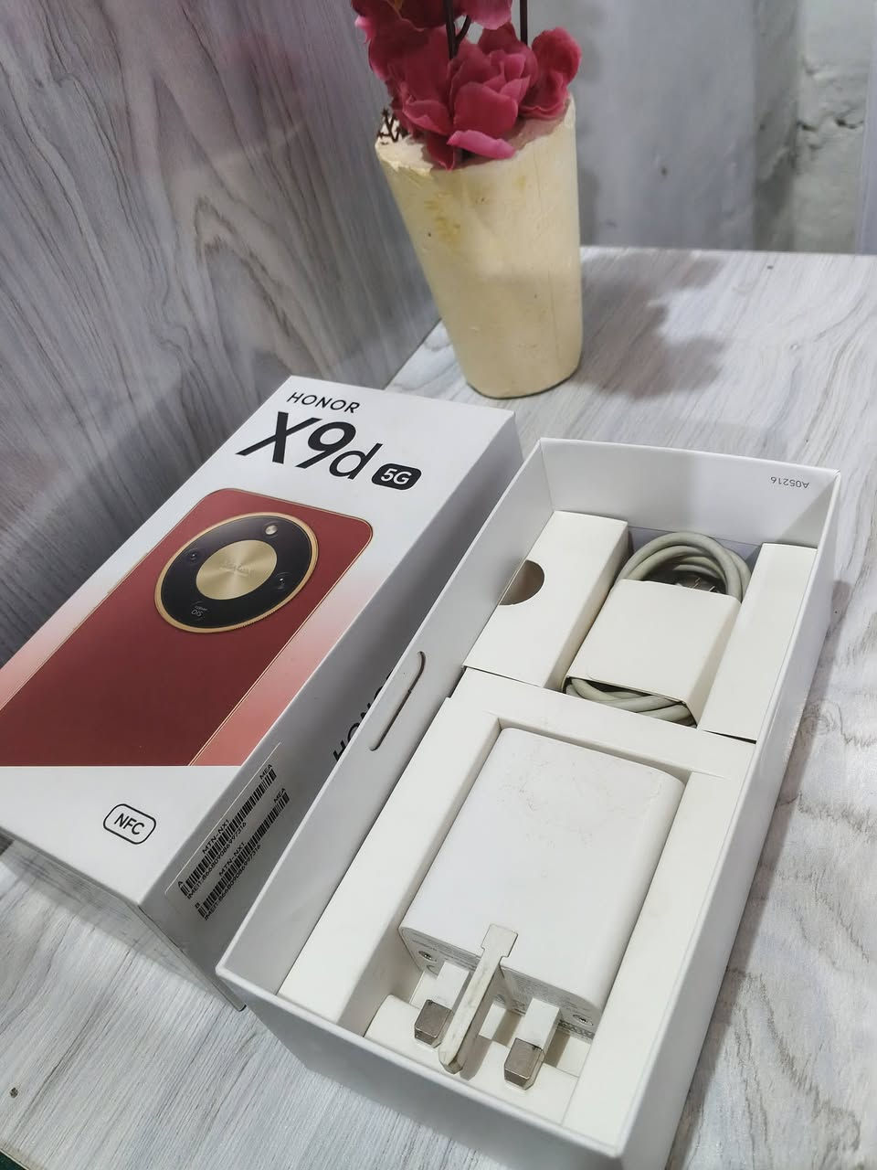 HONOR X9D G5 ذاكره 256رام 12+12
جهاز كارتونته وغراضه كامل شرط ممفتوح ومن كل عيب مكفول وضمان 
تصوير فول وايفاي بطاريته عملاقه 
جهاز فقط عيبه هاي خدوش بالشاصي مثل ما واضح بالصور لا تعبني ولا تعبك وتكلي بي وما بي جهاز سعرو 375الف قفل من اخير شراي تواصل واتساب او خاص ***********
