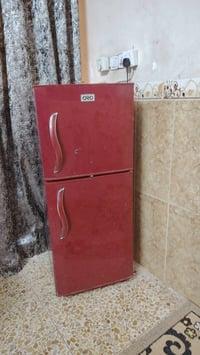 ثلاجه • جديده • بيها مجال