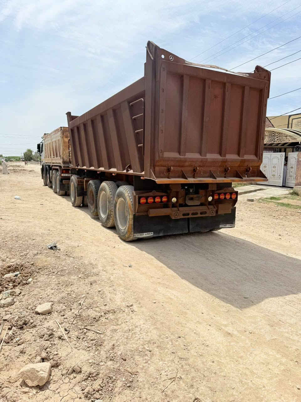 سلام عليكم مقطورة للبيع حدادة عباس ناموس 23 شقل جديد شقل درجة اولة زيرو ما مشتقلة شي قليل مكفولة كفالة عامة دناكير 16 شاصي 16   *********** ,,***********
