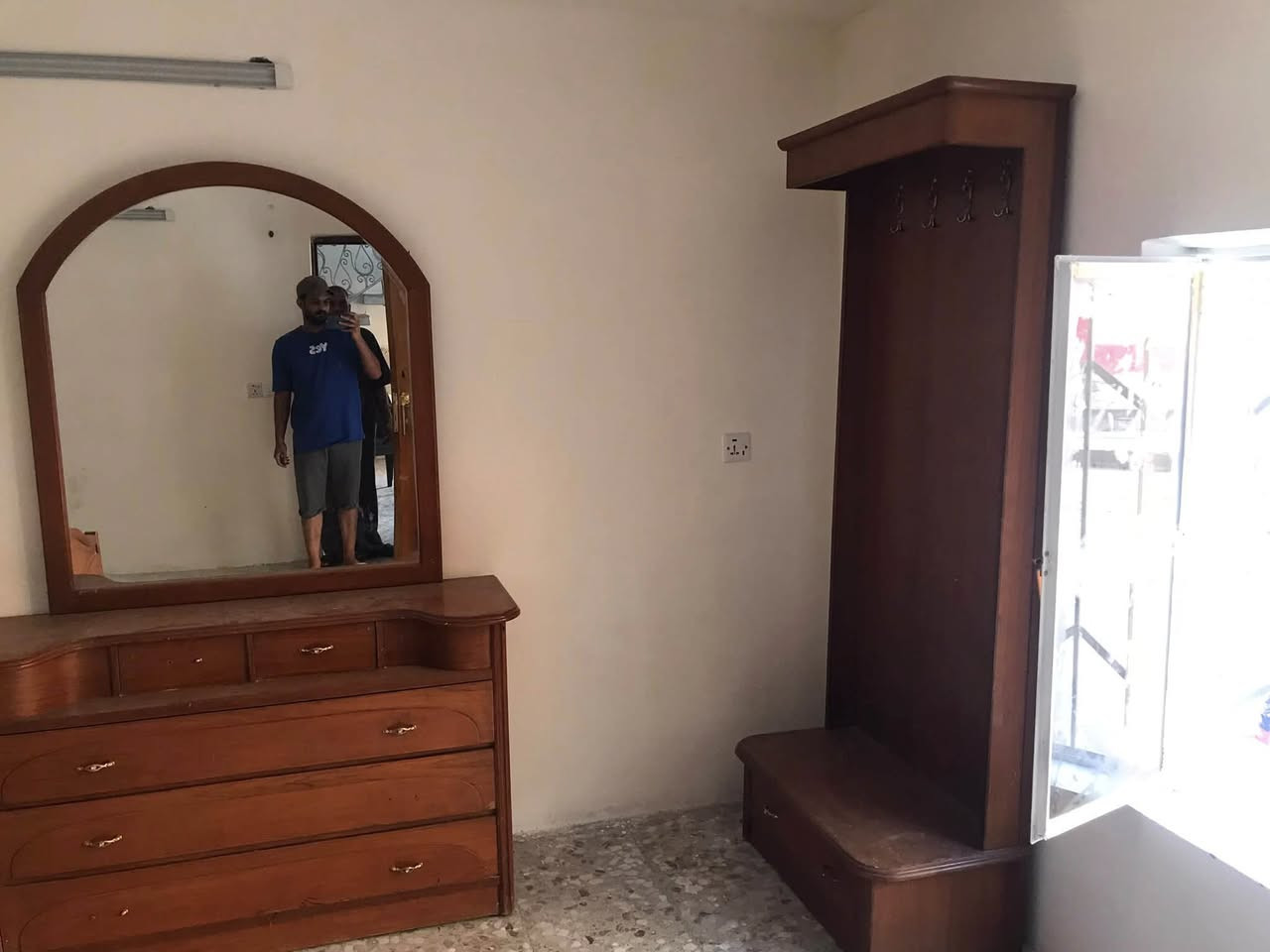 سلامً عليكم غرفة صاج عراقق اصلي 
كنتور ست بيبان  نضيفة كلش السعر 800بيه مجال


**إذا كنت صاحب هذا الإعلان وتريد حذفه لأي سبب، رجاءا أرسل رسالة إلى الدعم الفني**