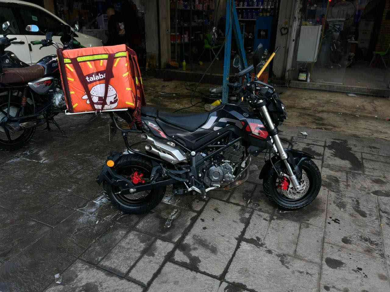 سلام عليكم للبيع بنلي 135 مكفوله كفاله عامه من فتح مكينه او فتح شاصي كامله دراجه نكلبت وهيه واكفه ودشبولها وكف ينزل سعر الجديد من سعرها رايدها بـ2500 وبيها حك الجيه والغده هـ*********** واتساب فقط . بغداد, العراق
