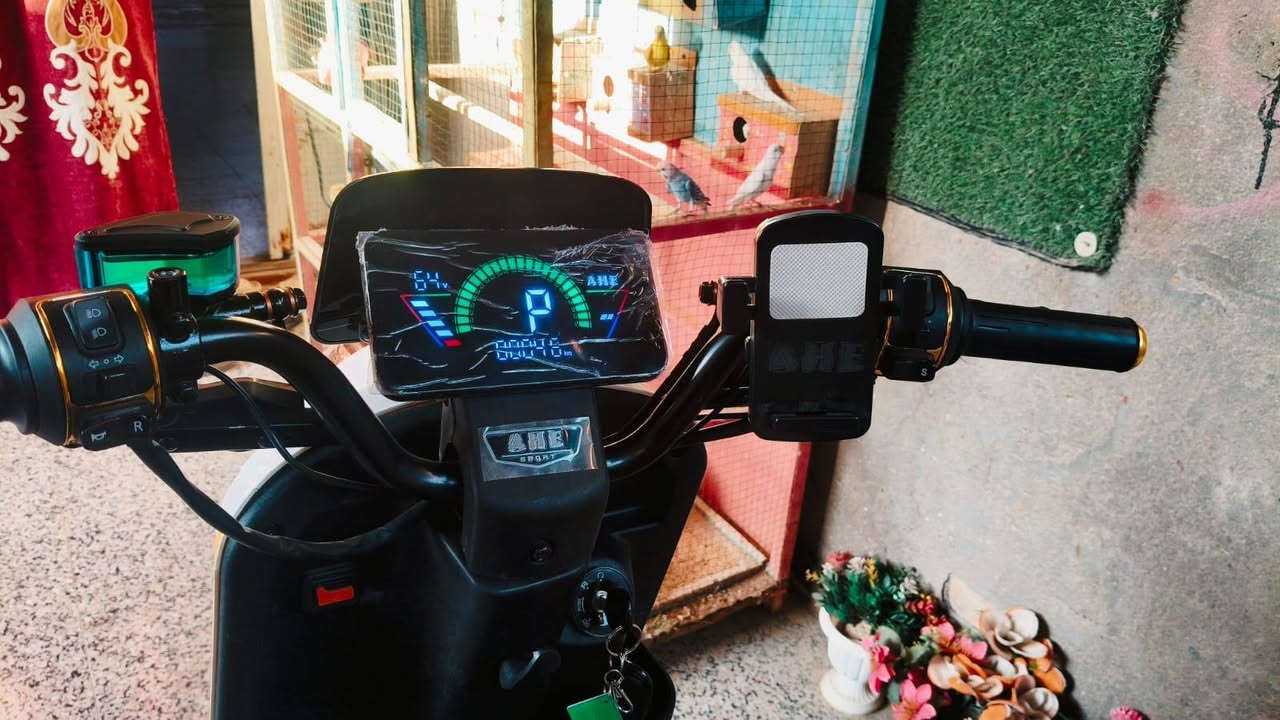 سلام عليكم
دراجه R11 اريان جديده قبل يومين اخذته خمس بطاريات دبل تجي سويجين وبصمتين وكارتين نضيفه وبعده زيرو تجي لايتات عالي ناصي زنون وشاير و اربع نمر سرعه تقره بشاشه 120 والحقيقي 80 السعر 750 وبيه مجال قليل حك الجيه المكان الناصريه مركز للستفسار ***********
