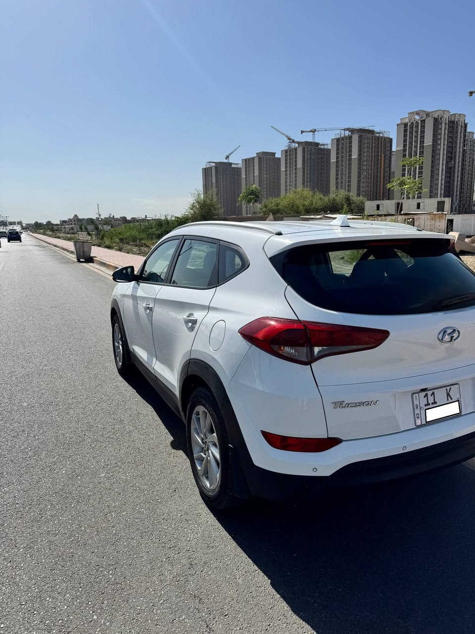 توسان 2019 خليجي رقم بغداد وباسمنا 

تحكم استيرن فول 

تبريد خلفي 

مري شفط واشاير بالمري 

حساس خلفي 

كامرة 

ماشية 90 

محرك 2000 ثلاث انظمة قيادة 

كروز سرعة 

محرك وصدر وكير وتبريد ثلج  كلها ممتازة 

ومواصفات اخرى معروفة 

السيارة على ايدينا من الشركة بيهه صبغ بخشم البنيد 

للبيع فقط بدون مروس وبدون قسط بسعر 15500$ بيهه مجال بسسسط 

الاتصال على هاتف *********** 

العنوان /بغداد
