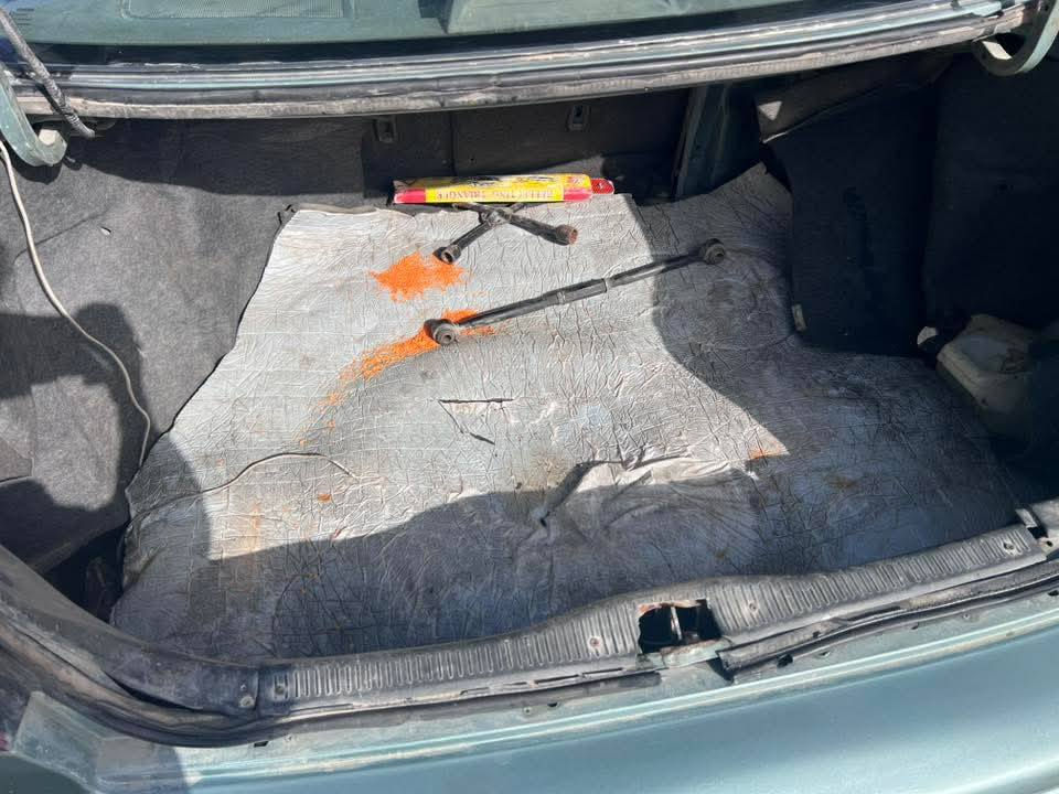 السلام عليكم
كامري للبيع

رقم سليمانيه دولي بسمي 

موديل 2001

وارد خليجي 

محرك كير كفاله 

تخم تاير جديد 

ارضيه جلد 

لايت زنون 

سياره جاهزه مابيه اي نقص 

صبغ عام 

السعر 73 وبيه مجال 

‭***********
هذا الرقم للاستفسار
