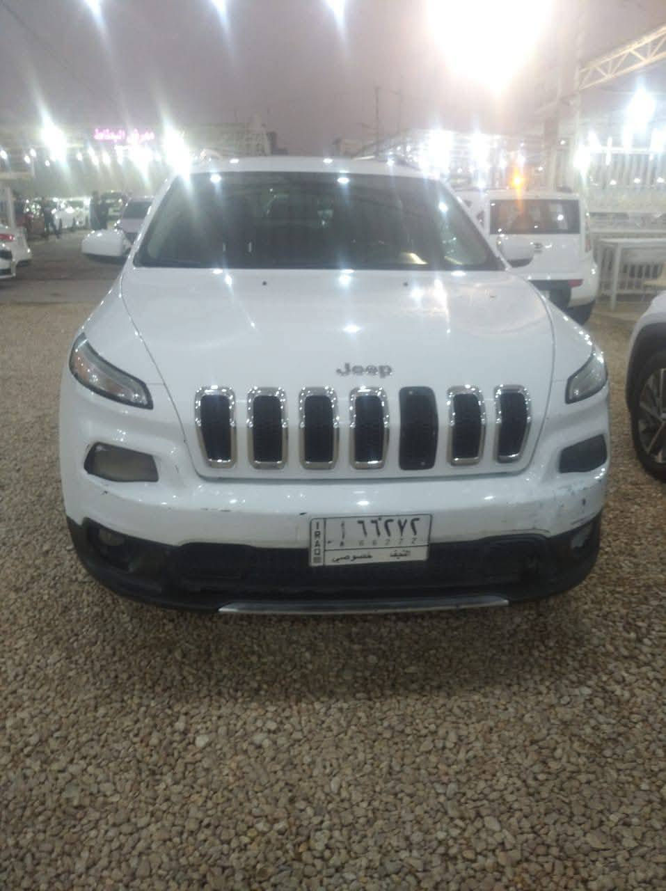 __________________________
♦️نوع السيارة:-جيب _شيروكي (بزون)
♦️الموديل:-2016
♦️اللوحة:-  رقم نجف  باسمي
مكينه 2400 
المواصفات 
1-شاشة كبيرة
2-كامرة خلفيه
3_كشنات مخمل
4-هند أبريك بصمة
5-كشافات زنون
6-لايت زنون
7-لد نهاري 
8-ويل كب بلادي
9-بصمة تشغيل
10-تحكم أستيرن 
11_حجم المحرك. 4 سلندر.                                             
12_داخل  اسود 
رقم الهاتف   ***********  بي واتساب 
مكاني النجف  السعر 125 $
