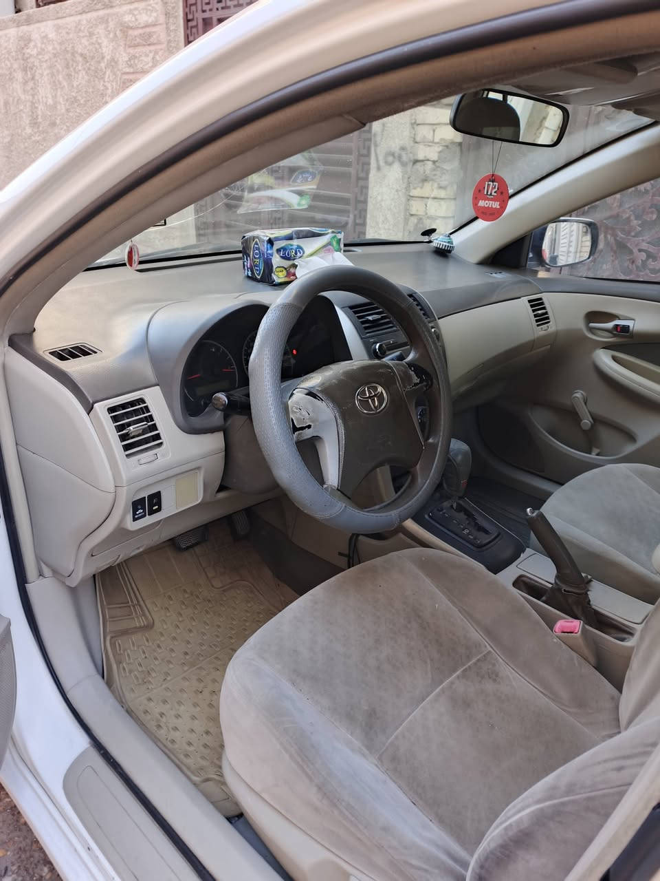 سلام عليكم للبيع كورلا 2008 خليجيه سياره تخم تاير وباتري جديد بيهة ادامه كامله الله شاهد تخم بلكات نوزلات مجاول فيت بم ادامه كامله سياره صفاحهة حلوه بيهة صبغ جاملغ خلفي وشويه من الباب السياره خليجيه و جاهزه السعر 105وبيه مجال حك جيتك العنوان الهياكل مال غزاليه رقم الهاتف ***********او***********
