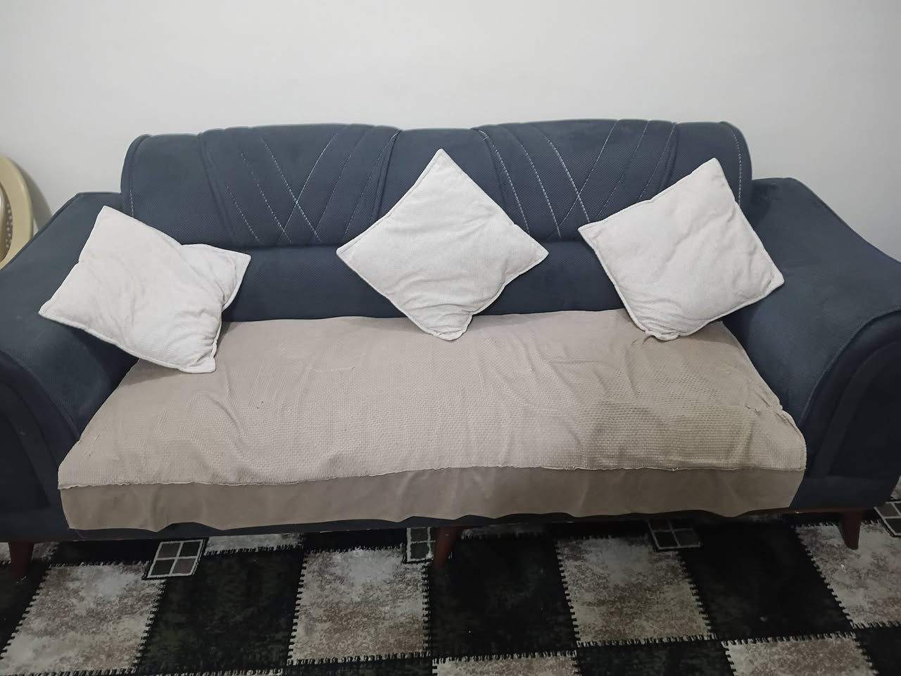 السلام عليكم عدي تخم 10مقعد تخم الله شاهد نضيف كلش المقعد سبرنك بلوك اسود كلة تخم يخبل اللله شاهد عنواني قرية الانتصار الشراي يتصل بيكم خير ودللو رقمي ***********
