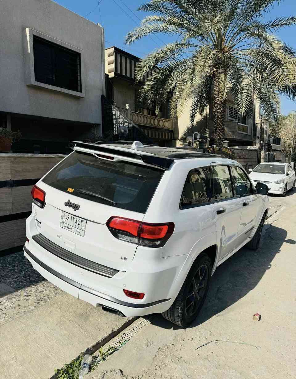 السلام عليكم
 جيب S  2019 خليجي مكفولة ماعده شبر بارد بل باب خلف السايق ماشية 75 الف 
سياره فول مواصفات ونضيفة رقم بغداد 
السعر 29300$ 
***********
