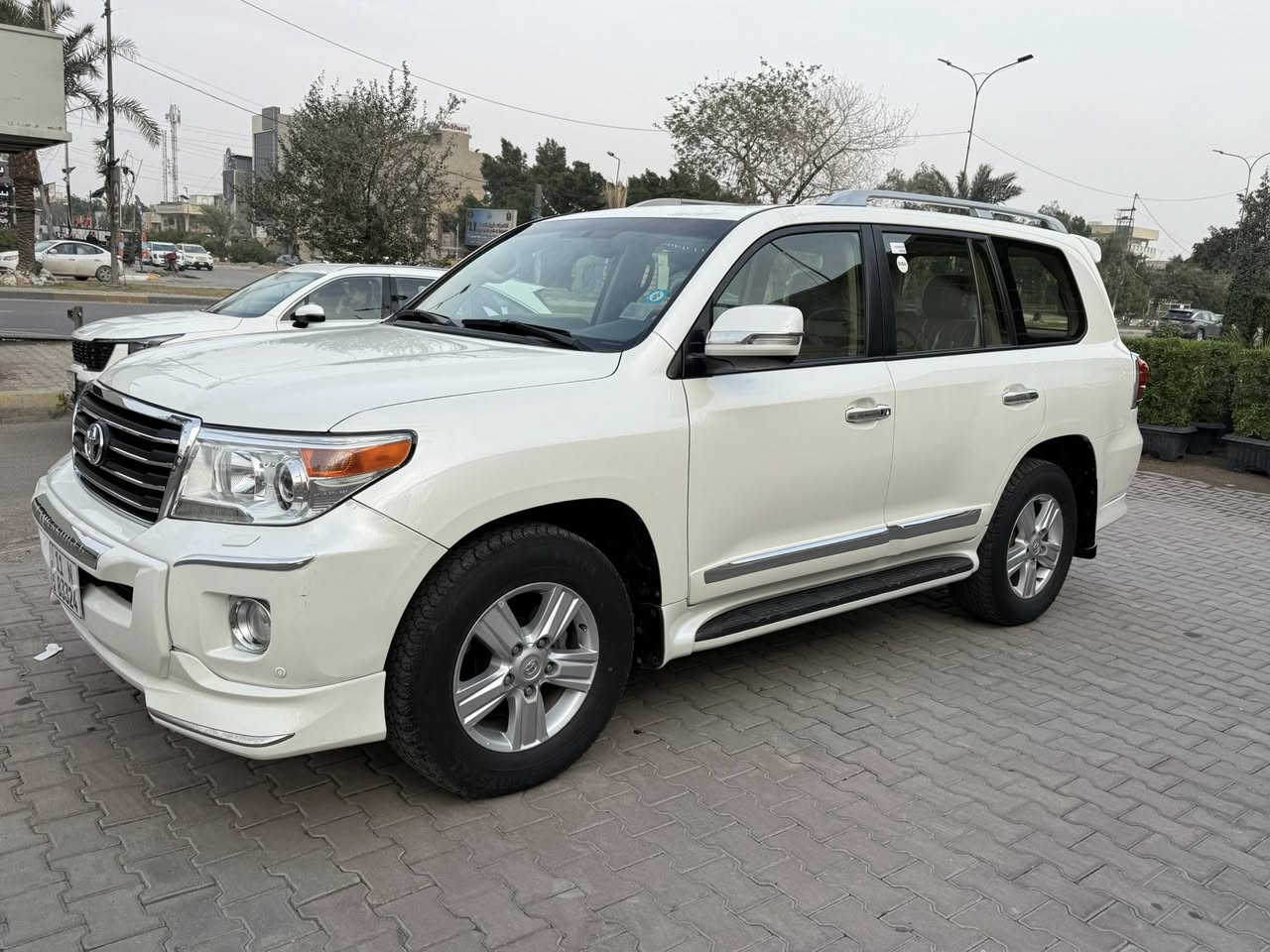 السلام عليكم لاندكروز موديل 2014 معروضه 388 وبيه مجال بسيط بلخير على ياخذه رقم بغداد دولي   باسمي شخصينا مكينه 8 سلندر 4600 غير مفتوحه كير كذالك غير مفتوح  شرط الفحص سياره تبريد ثلج صدر امامي خلفي جديد تخم تاير جديد سياره جاهزه كل نقص مابيه مواصفات سياره فول 1/1 سلايت روف بصمة تشغيل  بصمات عدد 2 فور ويل 7 راكب 3 قطع تبريد   شاشه كبيره سياره بعد بيه هواي مواصفات (((((( سياره مكفوله من الصبغ والضربه وتبديل والفتح بدون بارد حتى دعاميات بدون صبغ    ))))) شرط الفحص مكان سياره بغداد الاستفسار خاص مغلق شراي يتصل *********** ياالله
