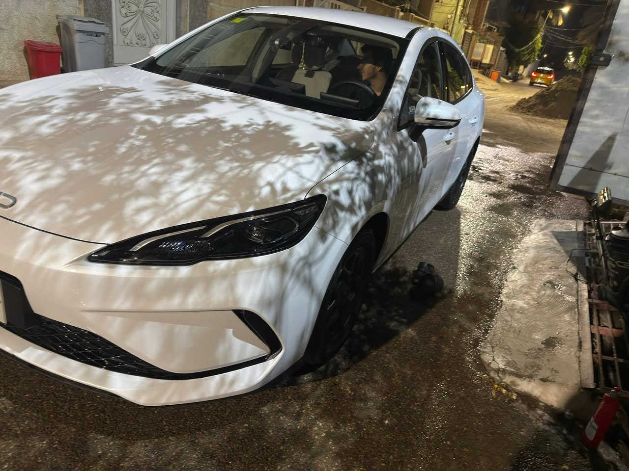 BYD seal 5 موديل 2025
سياره رقم سليمانيه باسمي من الزيرو على ايدي ماشيه 14000 بدون صبغ بيها صخة بالباب البارحه صارت موضحه بالصوره وبي دي ار اصبعين بالجنطه للتواصل ***********

