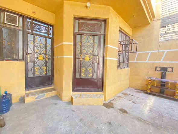 يا الله بيت للبيع مساحه 110 يحتوي على ثلاث غرف) الطابق  الاول غرفه +استقبال +هول ومطبخ وصحيات وكراج مساحه الغرفه الواحده 6×4+الطابق الثاني حمام ومطبخ وغرف 2 بناء طابوك وسقف الطابق الثاني سندويش كامل باقي فقط غرفه والمطبخ يحتاج لبخ وابياض فقط كما موضح بالصور العنوان دوانم الشعله شارع بيت موزان بالبدايه اول فرع عرض الشارع 9 متر قريب على شارع5 كيلو  كامل الخدمات السعر.  (80)  وبي مجال  رقم الهاتف ***********
