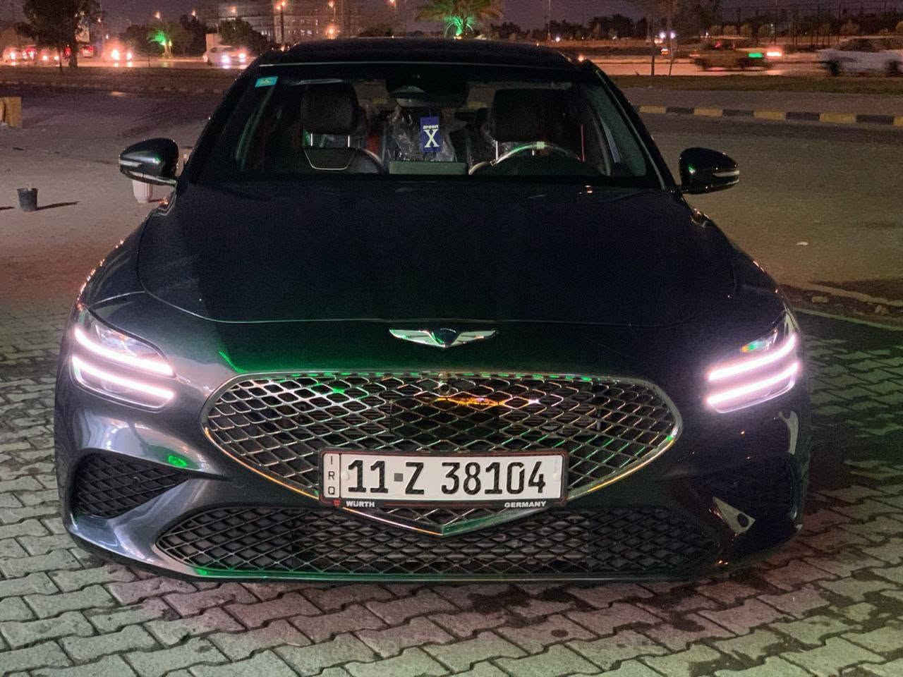 جينيسيس G70 موديل 2023 فل أوبشن وارد أمريكي
محرك 2.5 تيربو (300 حصان) 

ناقل حركة أوتوماتيك 8 سرعات.

دفع خلفي أو دفع رباعي (AWD).

فتحة سقف بانورامية.

مصابيح LED أمامية وخلفية.

جنوط رياضية 19 إنش.

كاميرا 360 درجة.

حساسات أمامية وخلفية.

مقاعد جلد نابا.

تبريد وتدفئة للمقاعد الأمامية.

تعديل كهربائي للمقاعد مع حفظ الذاكرة.

شاشة 10.25 إنش تدعم Apple CarPlay وAndroid Auto.

شاشة عدادات رقمية.

شاحن لاسلكي.

نظام صوت Lexicon فاخر.

تشغيل بالبصمة (Smart Key).

مثبت سرعة ذكي (رادار).

نظام المحافظة على المسار.

مراقبة النقطة العمياء.

الكبح التلقائي للطوارئ.

تنبيه حركة المرور الخلفية.

9 وسائد هوائية.

وارد أمريكي حادث موضح بالصورة 

السعر 205$ 
 
العنوان النجف الأشرف 

رقم الهاتف : ‏‪***********‬‏
