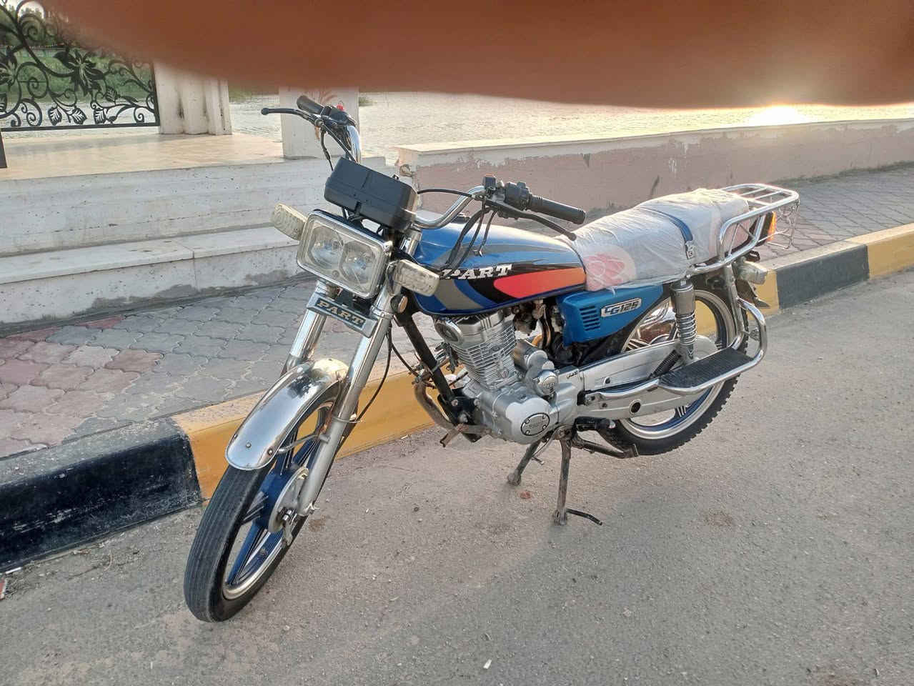 سلام عليكم دراجه بارت للبيع مديل 23اوراق اصولي دراجه مفتوحه بوشه دراجه خير من الله كل نقص مابيها سعر (800) بيها مجال قليل 
***********
