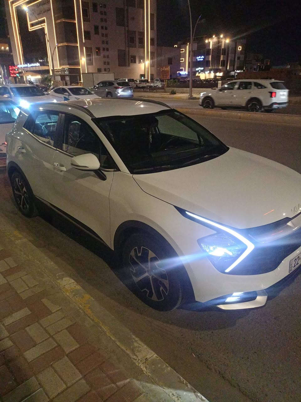 السلام عليكم سبورتج موديل 2024 خليجي مكينه 2000 نص فول ماشيه 52 رقم اربيل تحويل او وكاله باسمي سياره بيه سونار المندلاوي سعر 210 وبيه مجال مكان بغداد ***********
