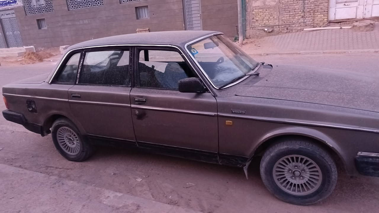 سلام عليكم  فـالـفو للبيع ✅
مواصفات  ✅
جام كهربائي ✅
كير اوتماتيك مكينه بلاديه كابريته ✅
غرفتهه جديده ✅
رقم انكليزي نجف مداور ثاني يوم ✅
سياره كلهه بلاديه لا ضربه ولا كص ✅
السعر 37وبيهه مجال قليل ✅
مكاني النجف الاشرف 
الاستفسار ***********

