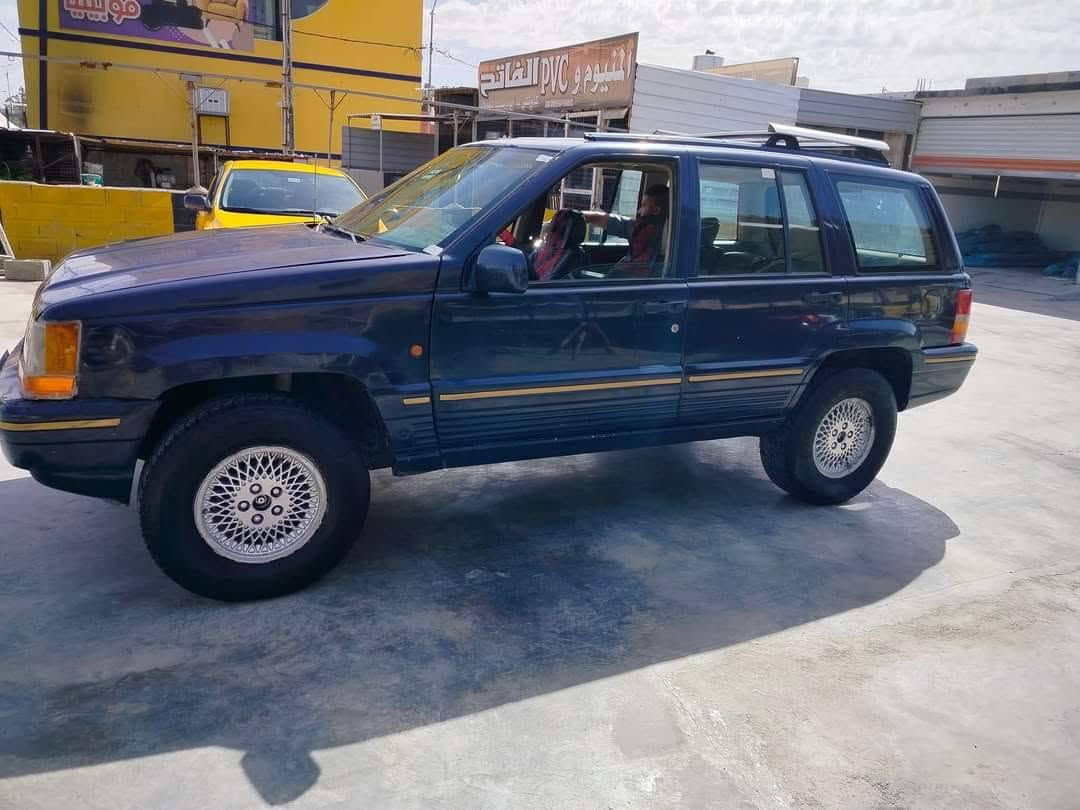 جيب 93 كير ومحرك بطه 2500 سياره جاهزه كير مكينه خير من الله سنويه ساقطه سعر 40 وبيه مجال شرط التحول ***********
