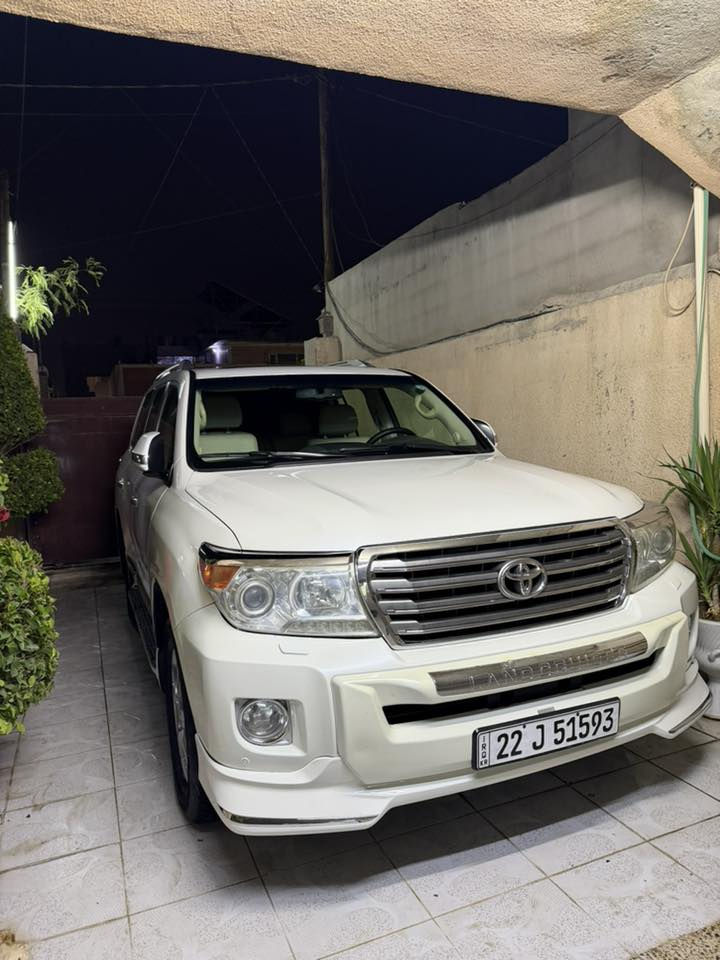 لاندكروز ٢٠١٣ ماشي ٢٠٤ الف كيلو  حقيقي مكينة ٨ سلندر موصفات vxr فول ١/١ سيارة حيل جديدة ما يريد دينار مصرف مكفولة من صبغ فقط بيها تعديل ٢ اصغار
 مكينة وكير شرط ما مفتوح سعر 400 يعني 4 شدات مكاني كركوك *********** خاص ما أجاوب إذا مو شراي لا تعلق
