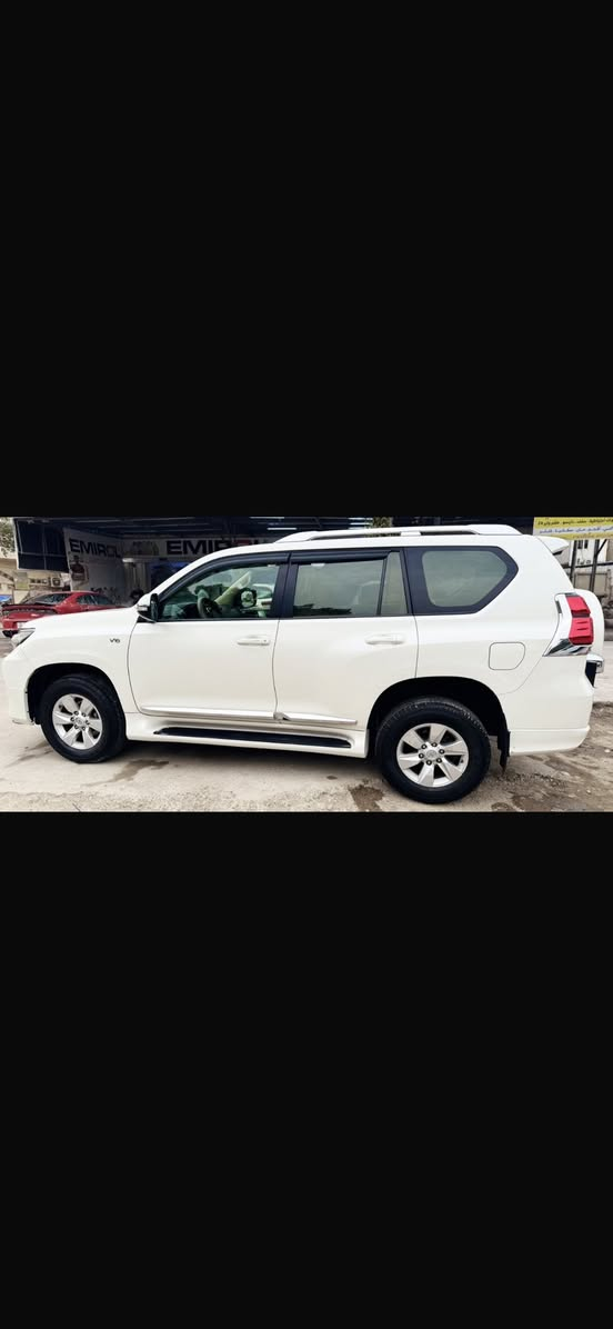 السلام عليكم
برادو  SAS ساز   ماشيه  73 حقيقي 
TXS  محرك 4000 /6 سلندر 
فول مواصفات 
سلايت 
بصمه
دبل تانكي 
كشنات جلد وكهرباء 
سبير تعليك 
اشاير بلمري مري طي كهرباء 
لايت لد بك لايت لد 
فور ويل 
تحكمات ستيرن 
ثلاجه بلجكمجه 
شاشه ابل كامره دواره 
حساس امامي خلفي 
تخم تاير جديد دنلوب اصلي 
باتري جديد 
ملاحضات سيارة 
PDR اصبع بجاملغ خلفي ممبين 
دعاميه اماميه مصبوغه فقط 
باقي سياره مكفول علفحص 
 رقم بغداد مشروع سنوية لل 27 
مكاني بغداد البياع أو تقاطع درويش السيديه 
رقمي 
*********** 
السعر.  405 $ ورقة
