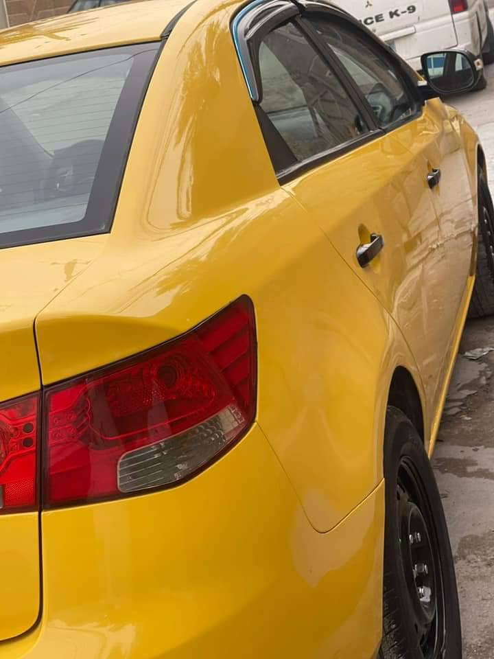 السلام عليكم للبيع فقط فورتي موديل 2010  
وارد امريكي حادث خشم جاملغ امامي جهة صدر وتبديل فقط بنيد مكينة 2000 دوش رقم بغداد الدولي الجديد 
مكاني بغداد حي السفير قرب مدرسه حمو رابي 
الاتصال على الرقم *********** السعر 85 وبيهة مجال حك الجية
